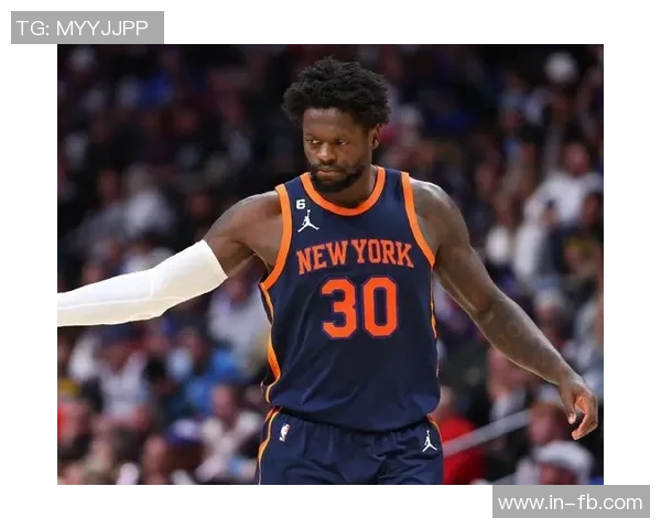 兰德尔半场高效表现24分10投10中助力球队争胜